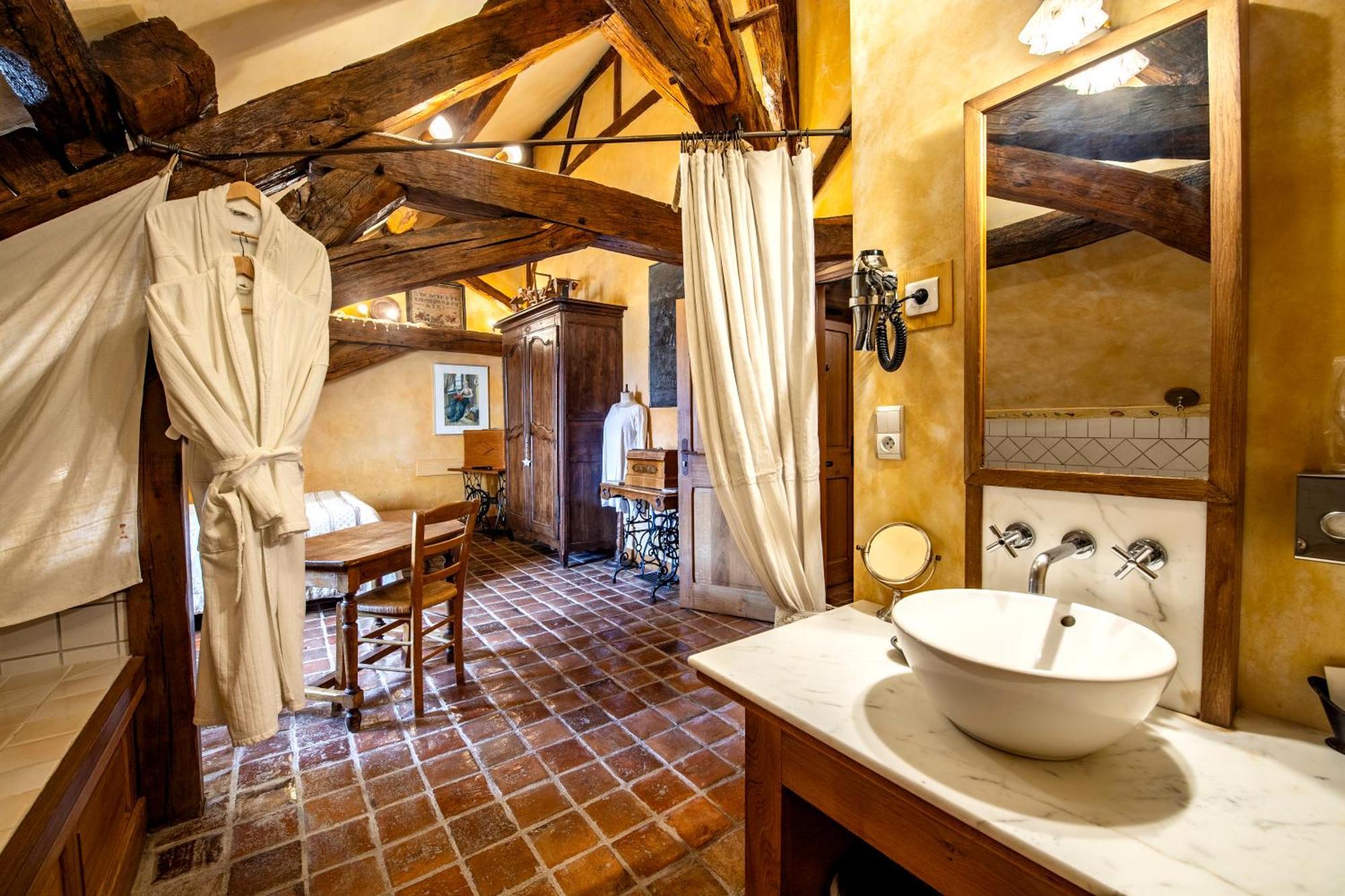 Hotel De La Beursaudiere Nitry ภายนอก รูปภาพ