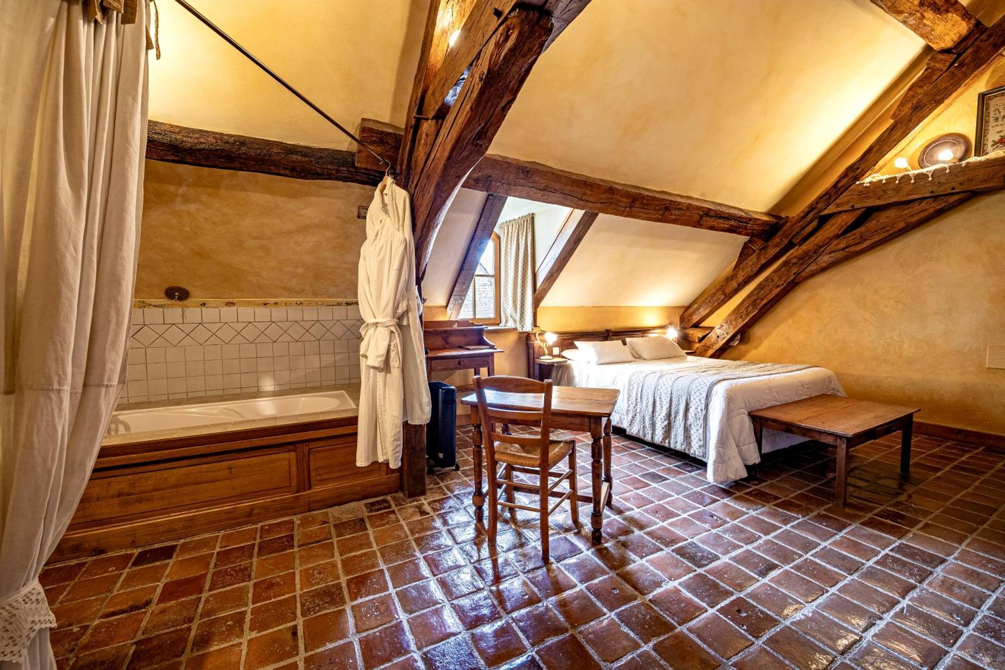 Hotel De La Beursaudiere Nitry ภายนอก รูปภาพ