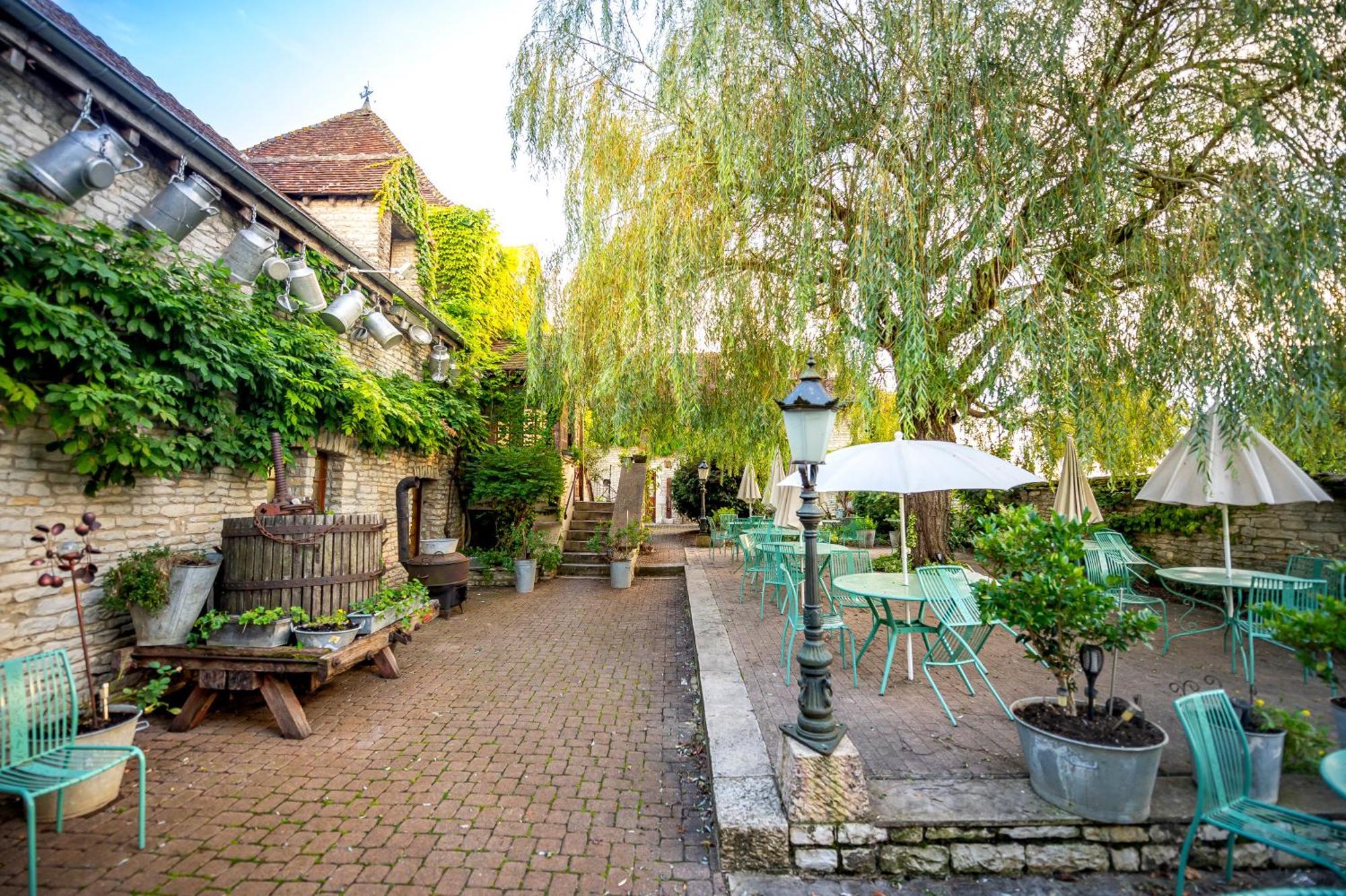 Hotel De La Beursaudiere Nitry ภายนอก รูปภาพ