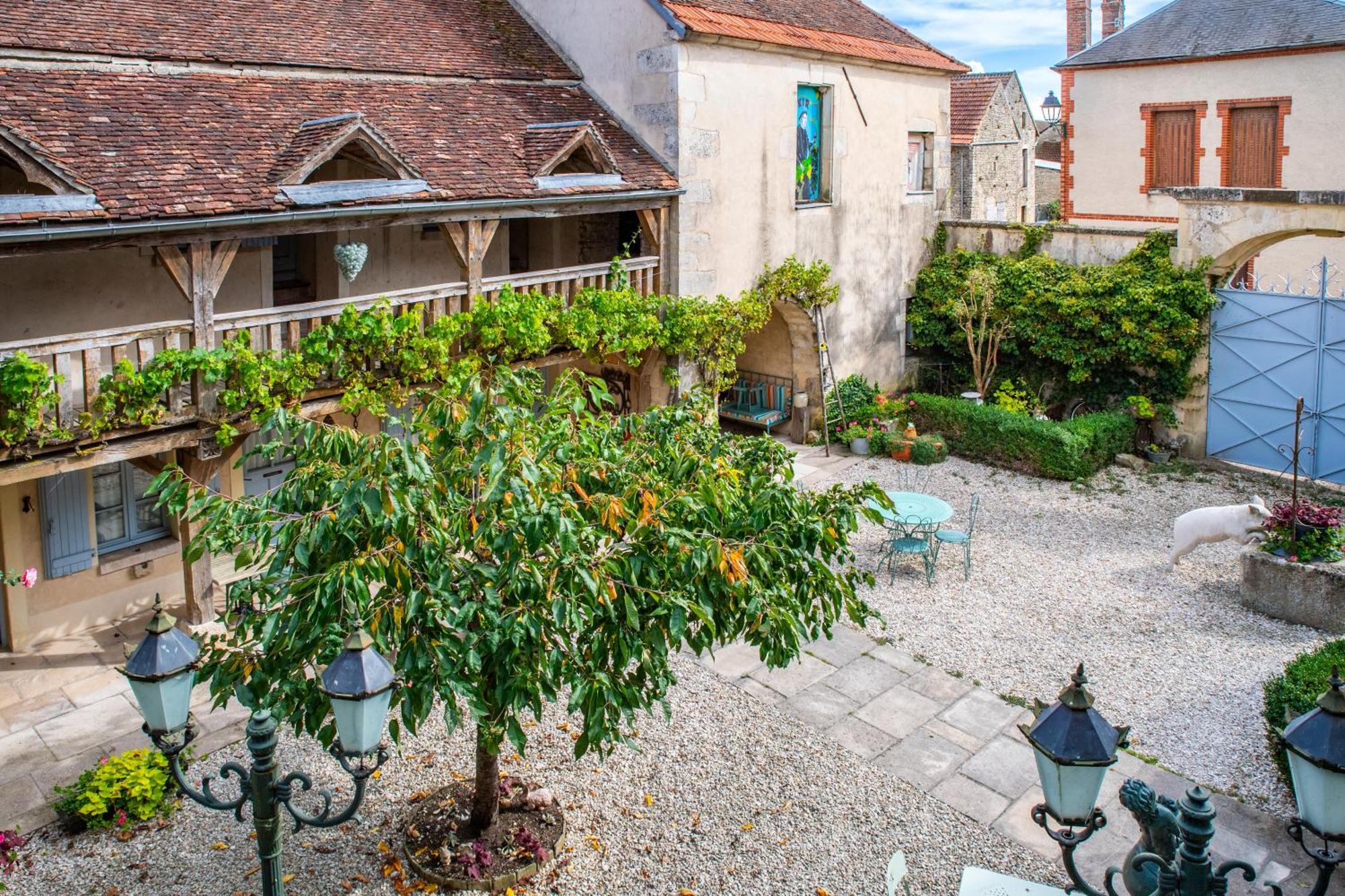 Hotel De La Beursaudiere Nitry ภายนอก รูปภาพ