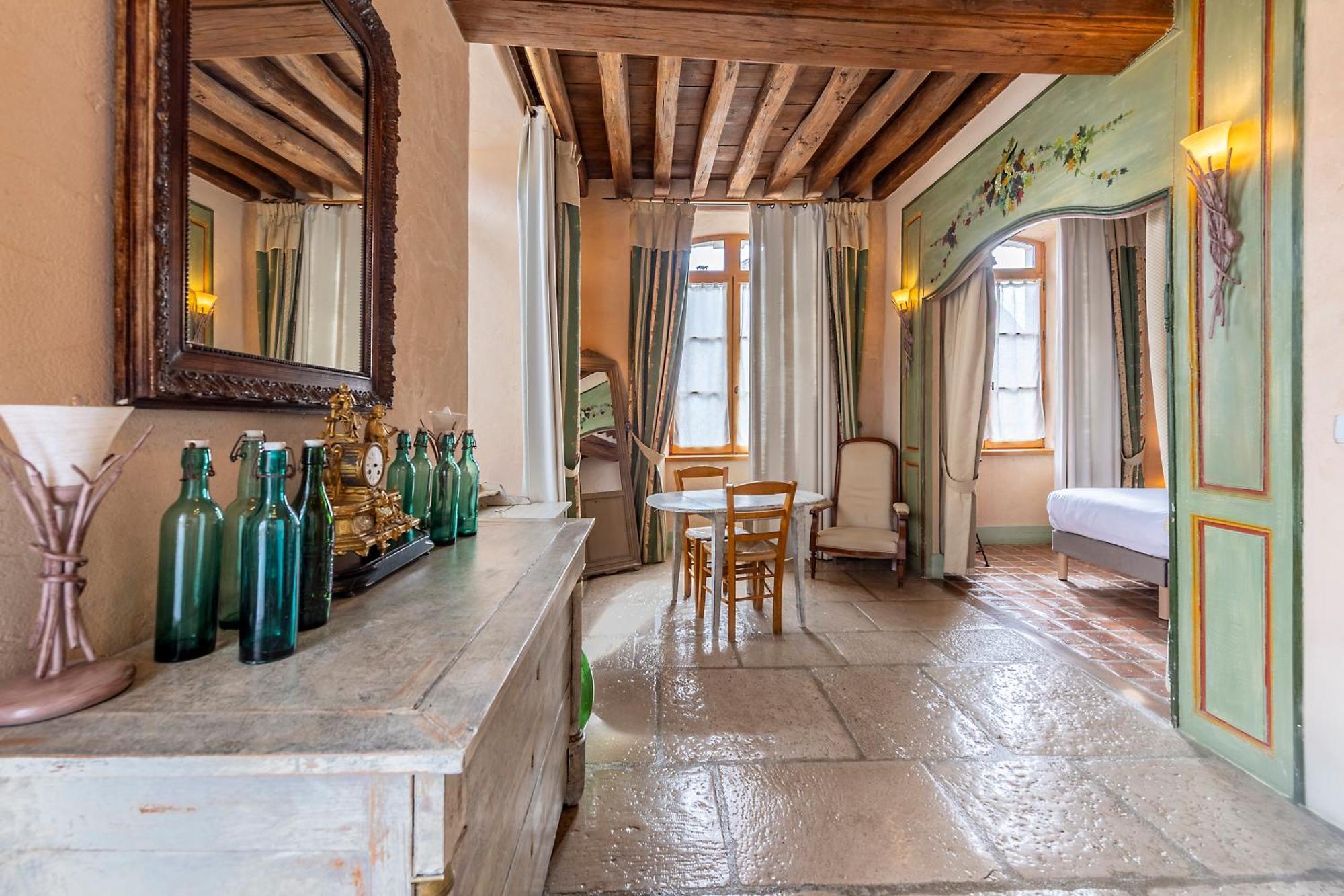 Hotel De La Beursaudiere Nitry ภายนอก รูปภาพ