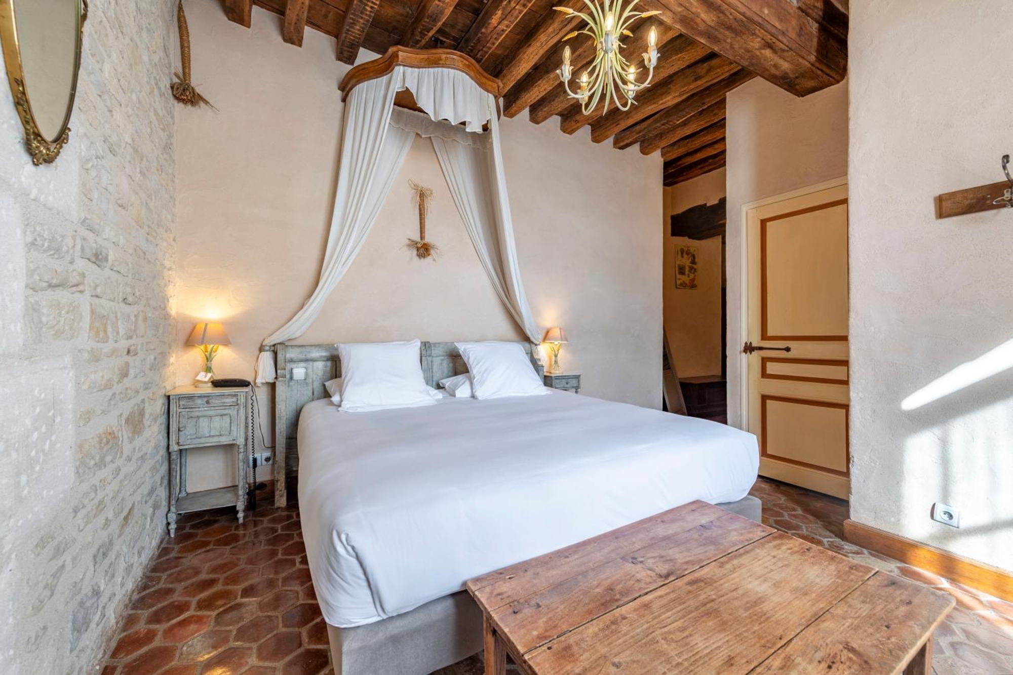 Hotel De La Beursaudiere Nitry ภายนอก รูปภาพ
