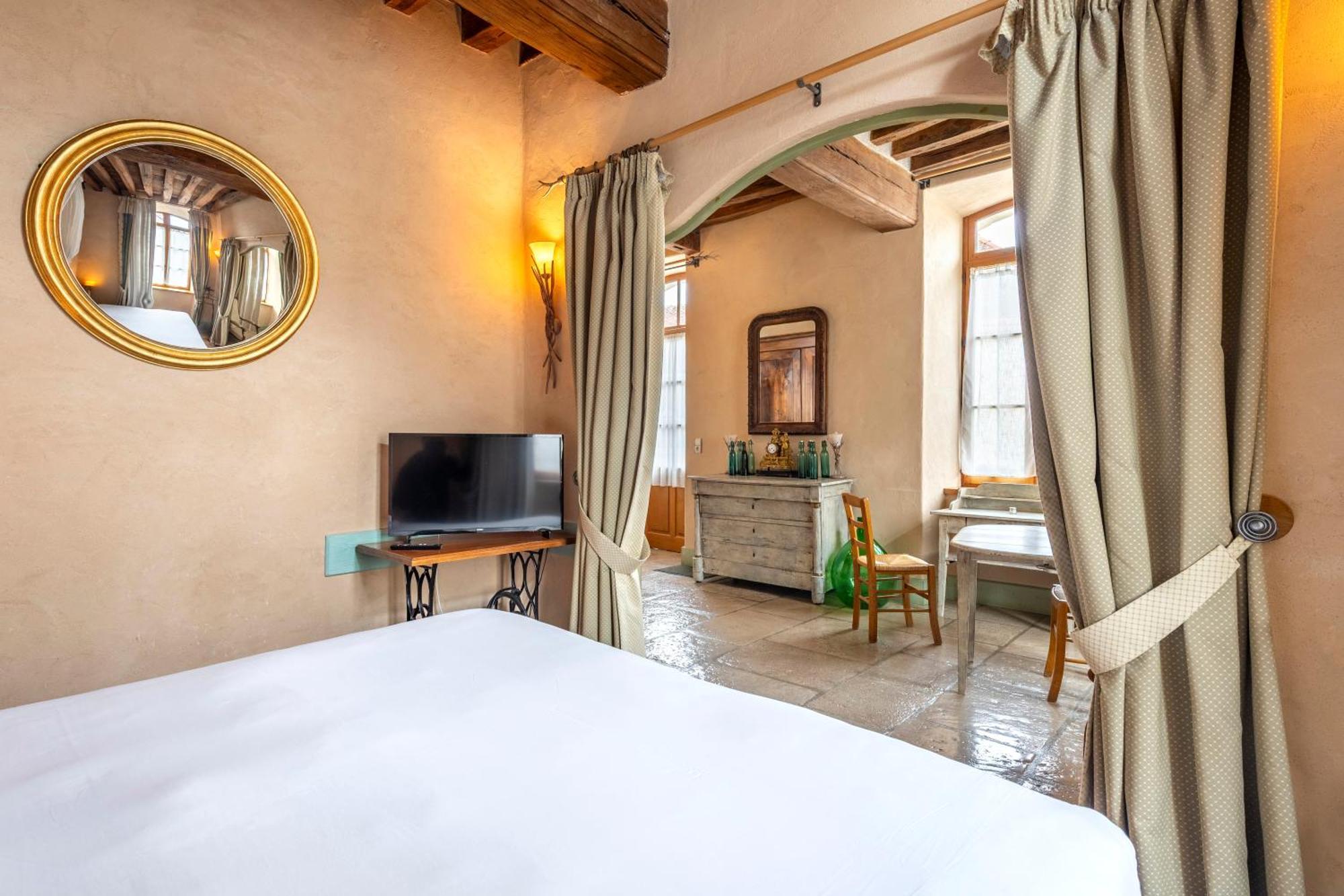 Hotel De La Beursaudiere Nitry ภายนอก รูปภาพ