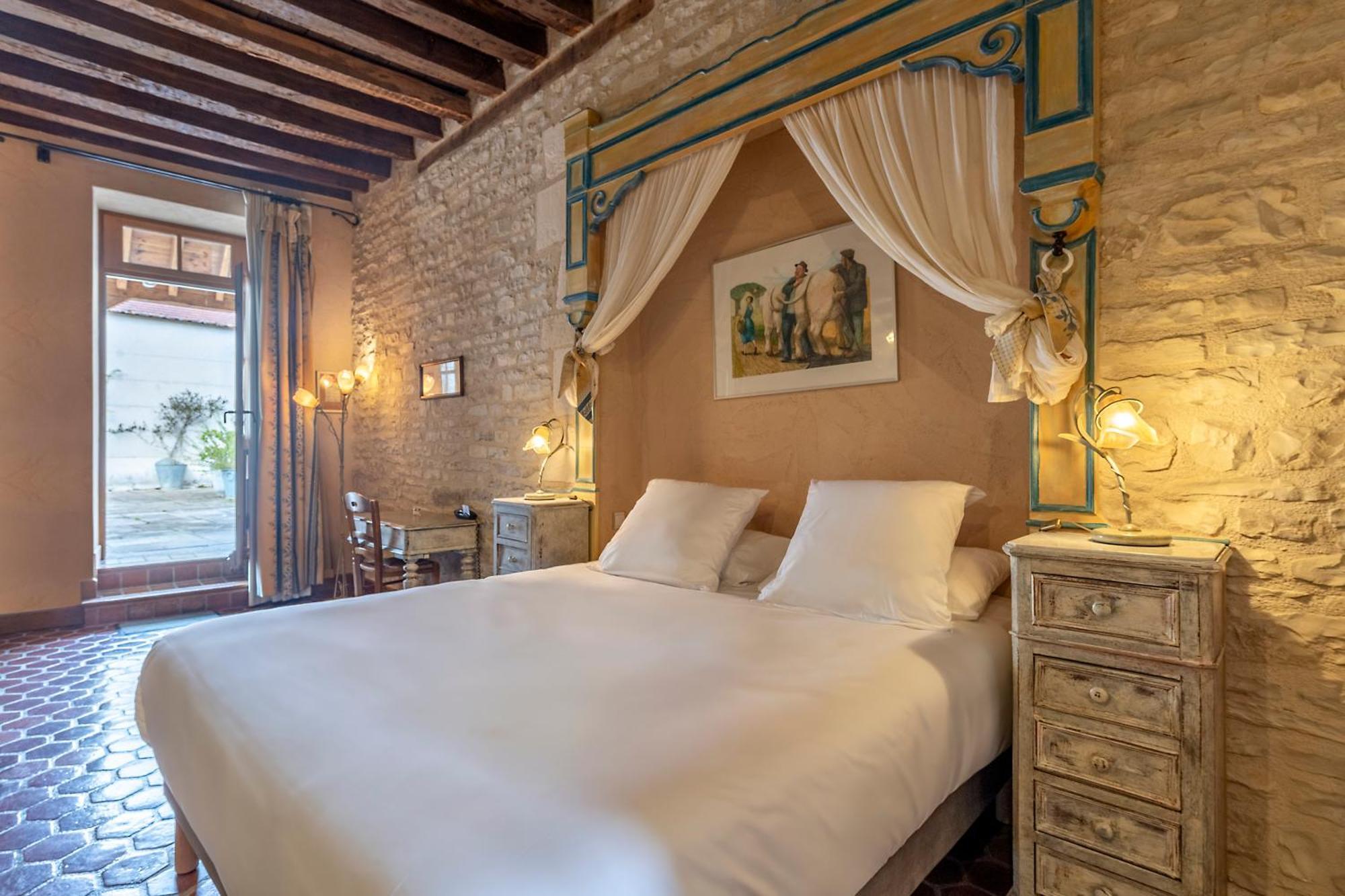Hotel De La Beursaudiere Nitry ภายนอก รูปภาพ