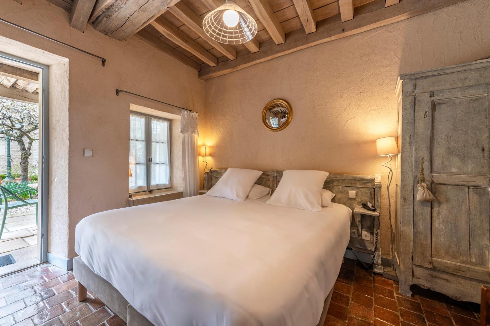 Hotel De La Beursaudiere Nitry ภายนอก รูปภาพ