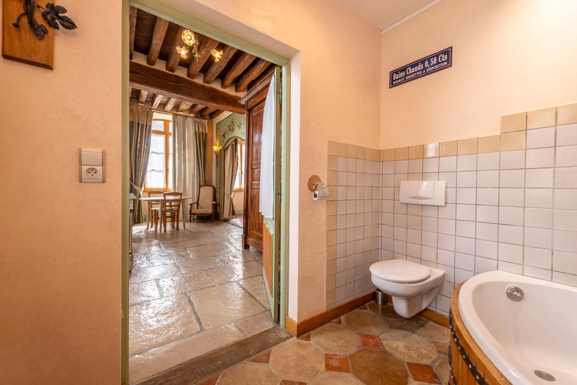 Hotel De La Beursaudiere Nitry ภายนอก รูปภาพ