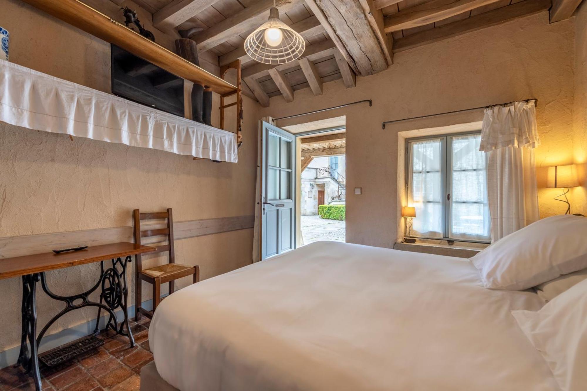 Hotel De La Beursaudiere Nitry ภายนอก รูปภาพ